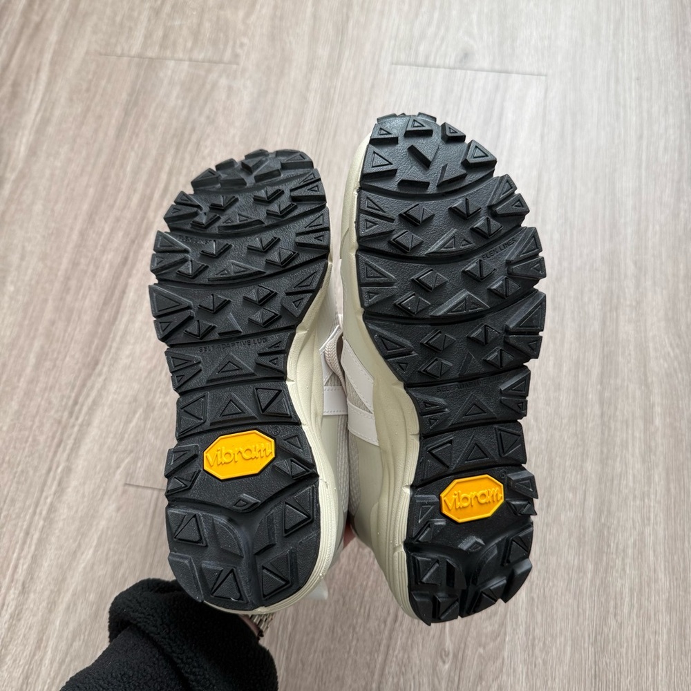NEW Veja Dekkan Sneaker 37/6 - Picture 5 of 8